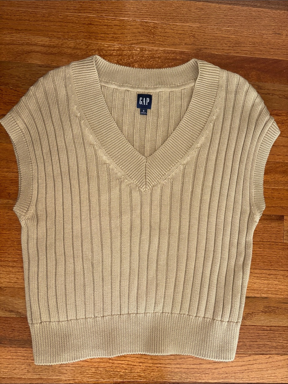 NWOT GAP Dolan Ribbed Brown V Neck Sweater Vest Women’s Size Small
